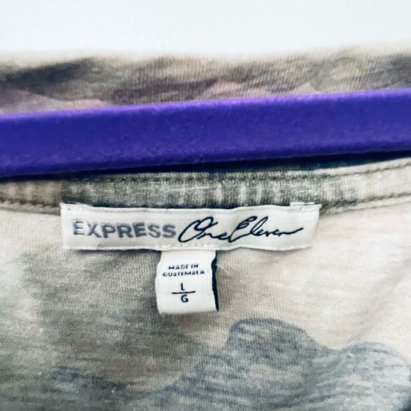 Express Camo Top - Picture 4 of 4
